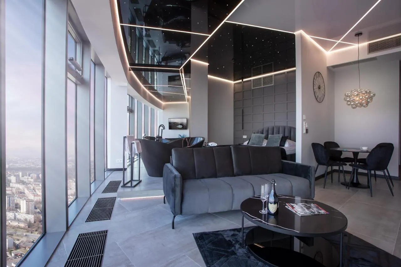 Apartamenty Sky Tower Wrocław 0*,